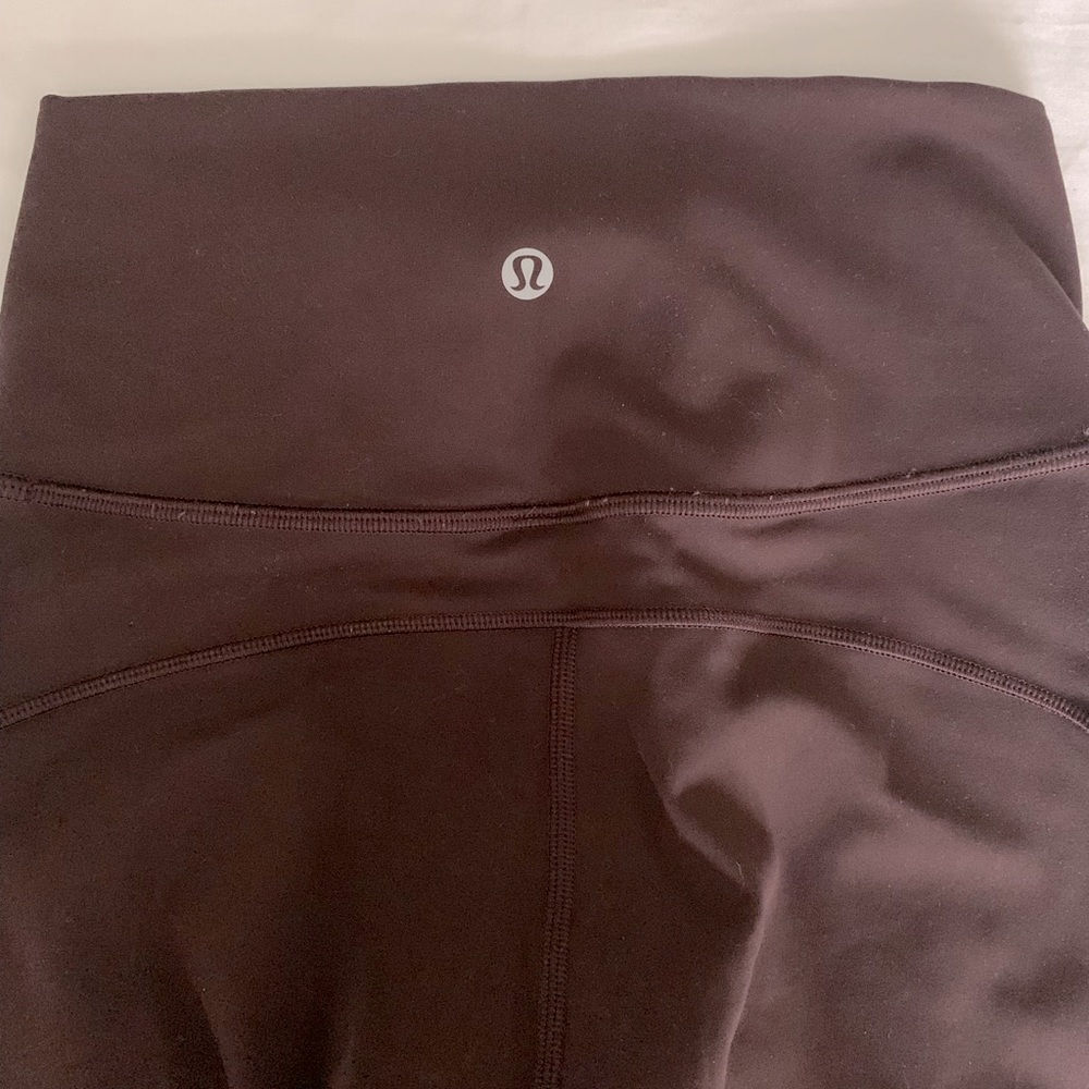 Lululemon Wunder Under leggings SIZE 4